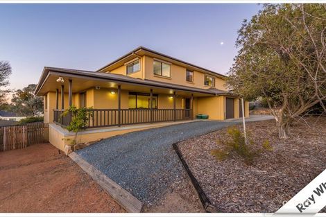 Property photo of 3 Benalla Court Jerrabomberra NSW 2619