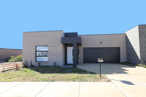 94 Lionel Rose St, Holt, ACT 2615