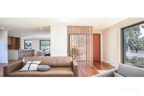 2a Cleveland Rd, Ashwood, VIC 3147