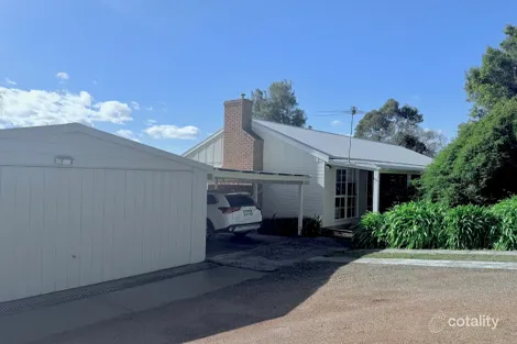 3 Paynes Rd, Seville, VIC 3139