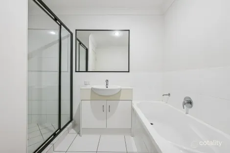 Property photo of 7 Charlton Crescent Ormeau QLD 4208