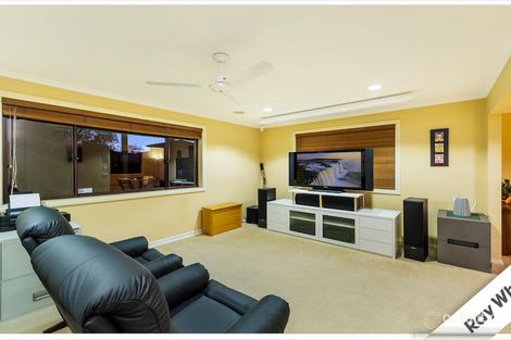 Property photo of 3 Benalla Court Jerrabomberra NSW 2619