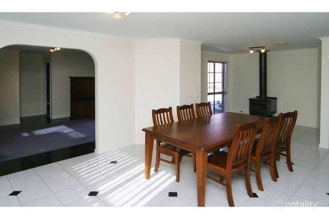 Property photo of 12 Dobroyd Court Lalor VIC 3075