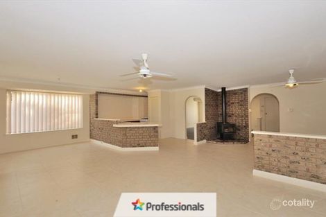 Property photo of 17 Mahogany Drive Halls Head WA 6210