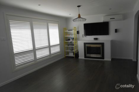 Property photo of 2/1 Shakespeare Drive Delahey VIC 3037