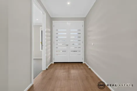 Property photo of 16 Orange Glow Road Brookfield VIC 3338