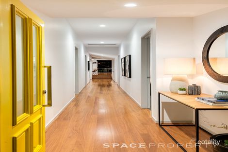 Property photo of 31 York Parade Spring Hill QLD 4000