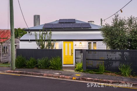 Property photo of 31 York Parade Spring Hill QLD 4000