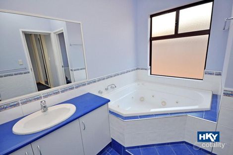 Property photo of 10 Turnstone Glade Bennett Springs WA 6063