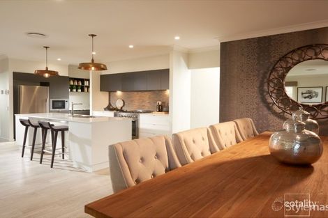 Property photo of 52 Citron Crescent Helensvale QLD 4212