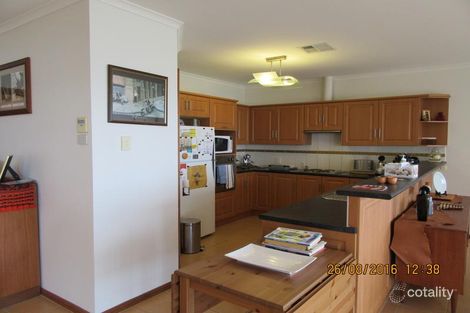 61 Wentworth Pde, Hindmarsh Island, SA 5214