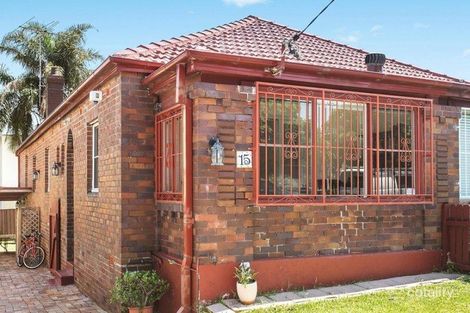 Property photo of 15 St Helena Parade Eastlakes NSW 2018