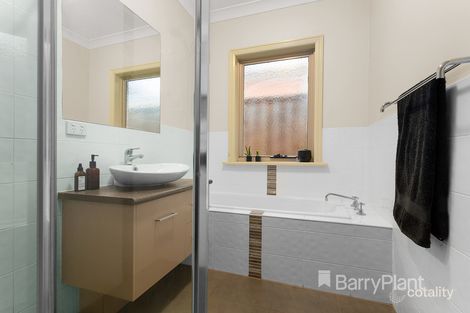 Property photo of 1/1294 Main Road Eltham VIC 3095