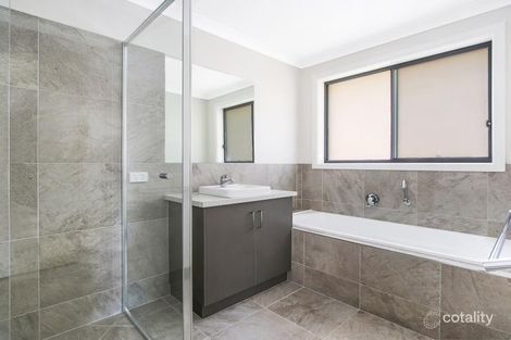 Property photo of 17 St Levans Place Lavington NSW 2641