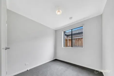 Property photo of 13 Swainson Close Tarneit VIC 3029