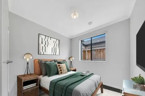 Property photo of 13 Swainson Close Tarneit VIC 3029