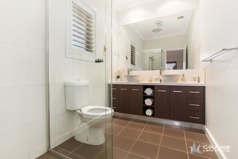 Property photo of 17 Cumberland Grove Taylors Hill VIC 3037