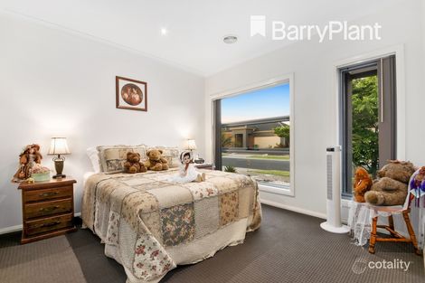 Property photo of 35 Cormorant Parade Pakenham VIC 3810