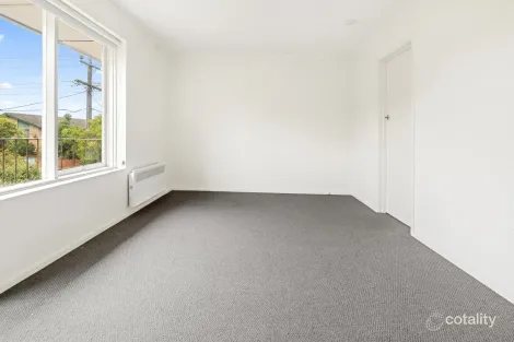 Property photo of 2/66 Moonya Road Carnegie VIC 3163