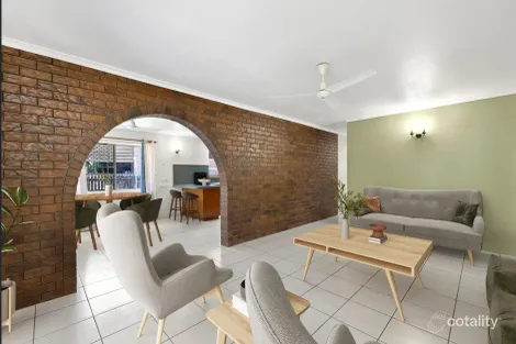 Property photo of 10 Shiral Drive Beaconsfield QLD 4740