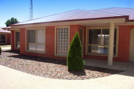 2/570 Buchhorn St, Lavington, NSW 2641