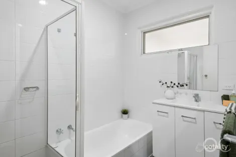 Property photo of 1/32 Addison Road Black Forest SA 5035
