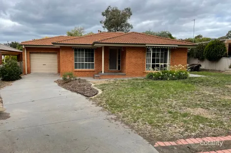 11 Ennor Pl, Kangaroo Flat, VIC 3555