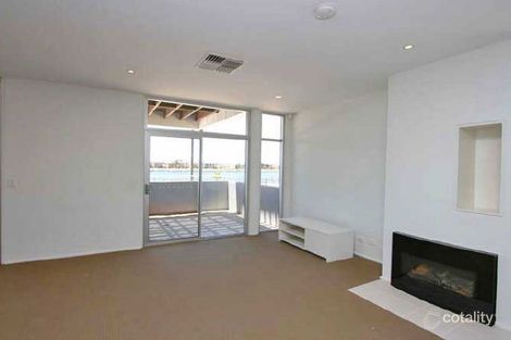 Property photo of 2 Parri Crescent New Port SA 5015