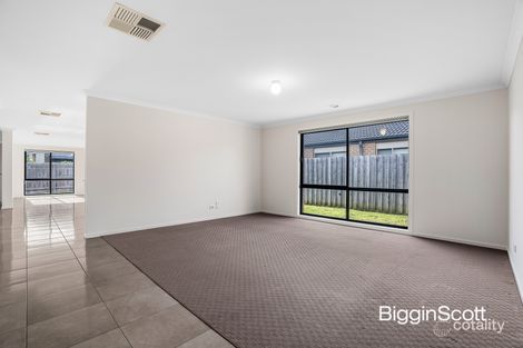 Property photo of 42 Rosella Avenue Pakenham VIC 3810