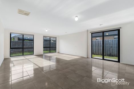 Property photo of 42 Rosella Avenue Pakenham VIC 3810