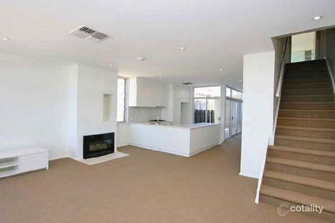 Property photo of 2 Parri Crescent New Port SA 5015