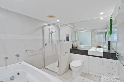 Property photo of 4/155-159 Esplanade Cairns City QLD 4870