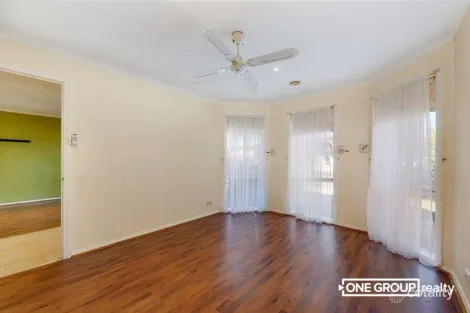 Property photo of 28 Caulfield Crescent Roxburgh Park VIC 3064