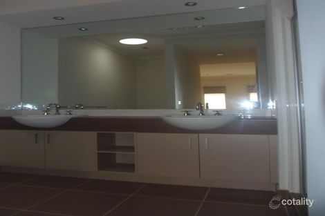 Property photo of 10 Etheridge Rise Caroline Springs VIC 3023