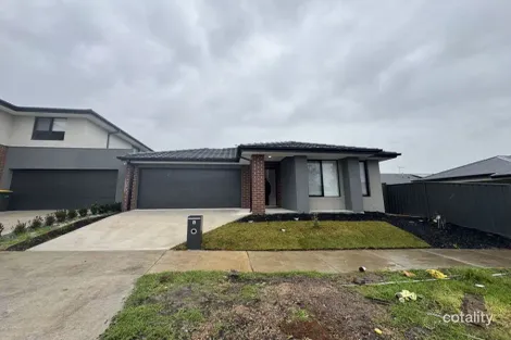 4 GOSFIELD DR, WERRIBEE, VIC 3030
