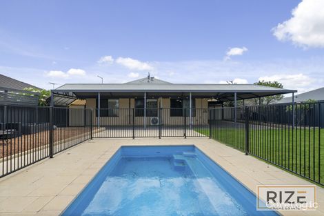 Property photo of 15 Ornata Bend Banksia Grove WA 6031