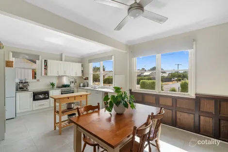 Property photo of 32 Batchelor Crescent Wangaratta VIC 3677