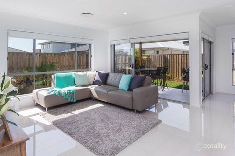 Property photo of 8 Keelson Crescent Hope Island QLD 4212