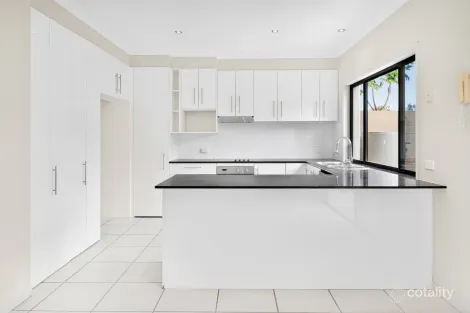 Property photo of 1/33 Harley Street Labrador QLD 4215