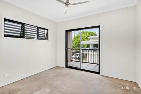 Property photo of 1/33 Harley Street Labrador QLD 4215