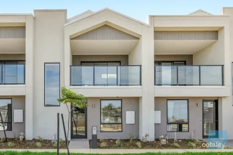 11 Amazing Bvd, Fraser Rise, VIC 3336