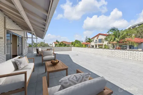 Property photo of 8/22 Lavarack Road Mermaid Beach QLD 4218