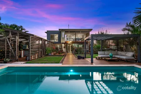 Property photo of 82 Beach Drive Burrum Heads QLD 4659