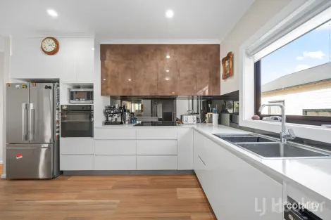 Property photo of 69 Stornaway Road Queanbeyan NSW 2620