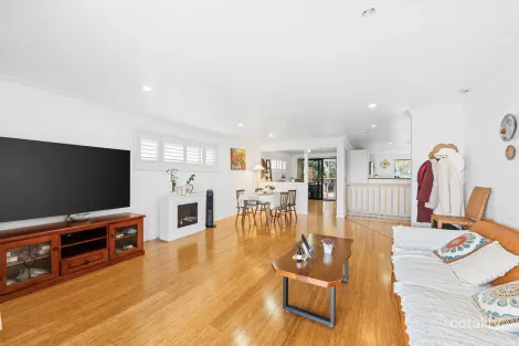 Property photo of 1A Noonan Point Avenue Point Clare NSW 2250