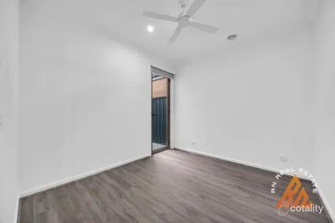 Property photo of 37 Frontier Circuit Tarneit VIC 3029