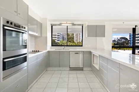 Property photo of 7 Oatland Esplanade Runaway Bay QLD 4216