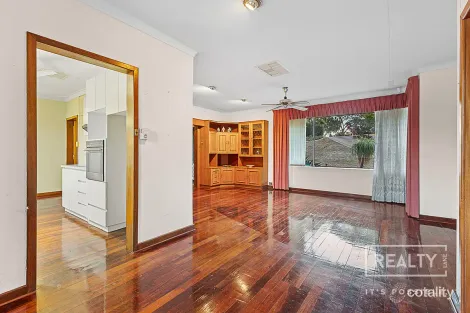 Property photo of 16 Lowe Street Karrinyup WA 6018