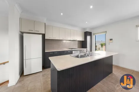 Property photo of 4A Centennial Park Drive Craigieburn VIC 3064