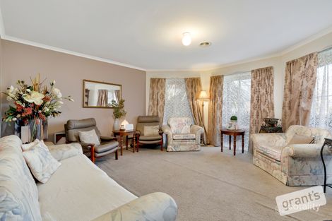 Property photo of 18 Mathoura Court Berwick VIC 3806